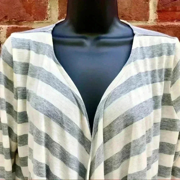 LIZ CLAIBORNE Gray White Striped Rayon Cardigan - Picture 2 of 8